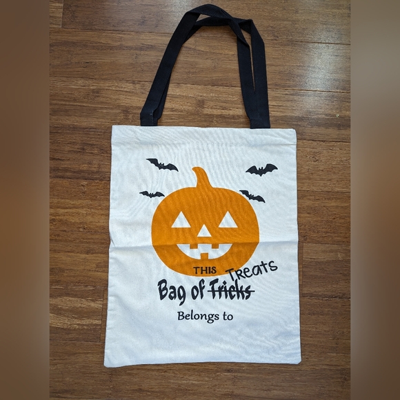 4 pack Halloween bags. Trick or treat. Pumpkin and spiders. Brand new. - Picture 4 of 5